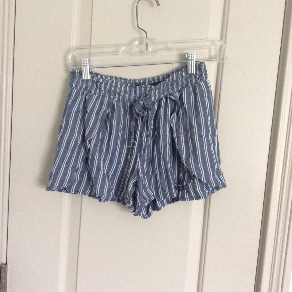 American Eagle Flowy Shorts